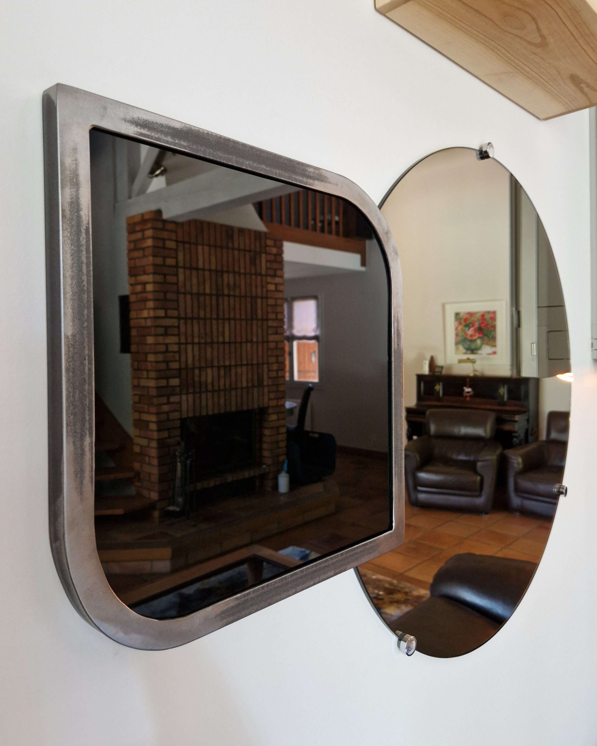 agencement mural miroir verre noir cadre acier